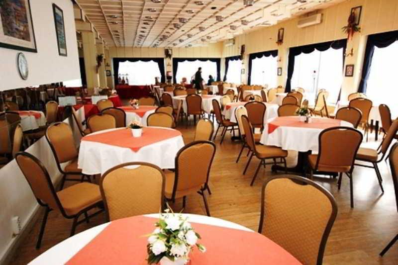 Europa & Congress Center 3*